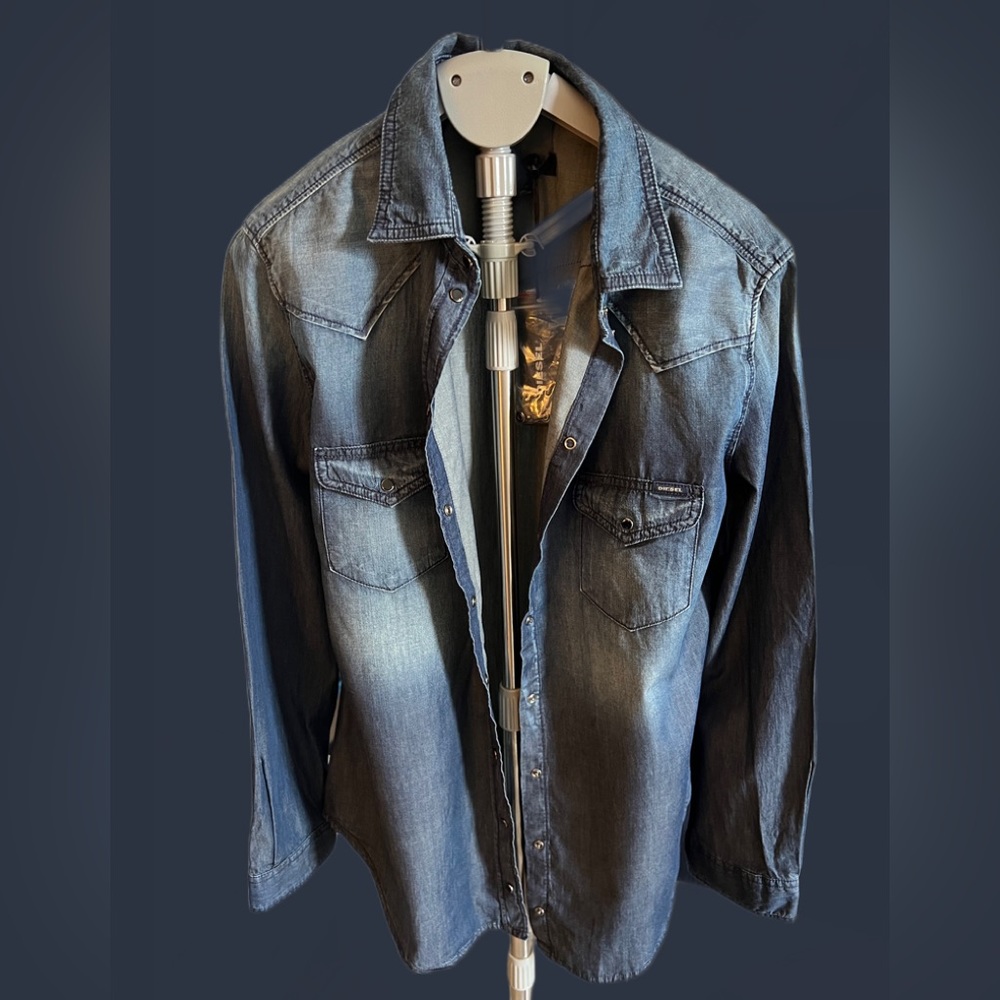 Diesel Mens XL denim button down shirt with black buttons